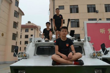 中国121军事---少年磨砺军事营