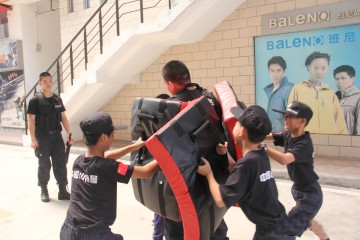 警训夏令营